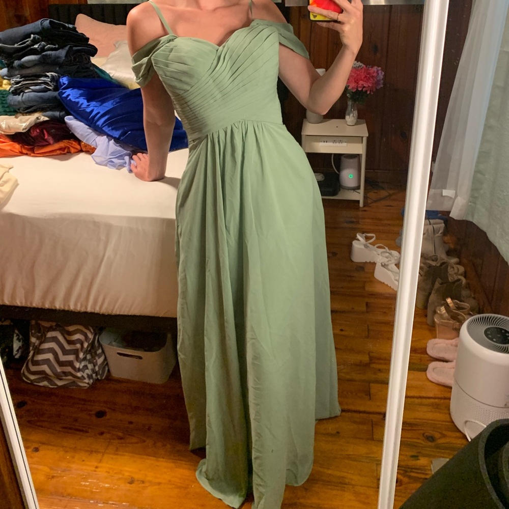 Elegant Green Off-Shoulder Dress